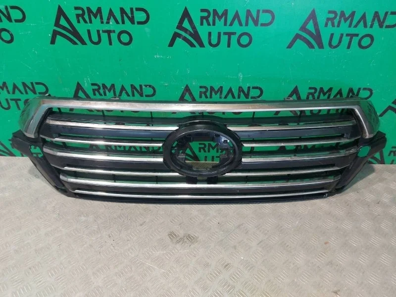 Решетка радиатора Toyota Land Cruiser 2015-2021 PZ32760111 200