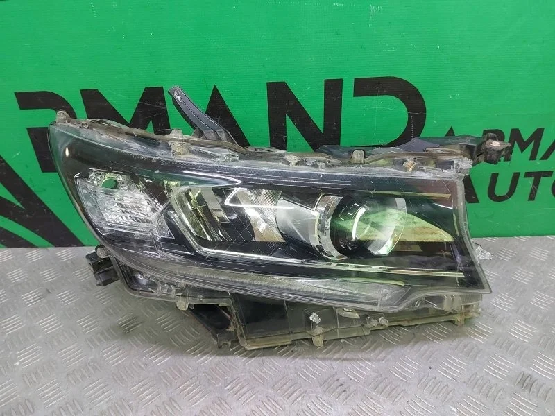 Фара Toyota Land Cruiser Prado 2017-2024 8114560N20 150, правая