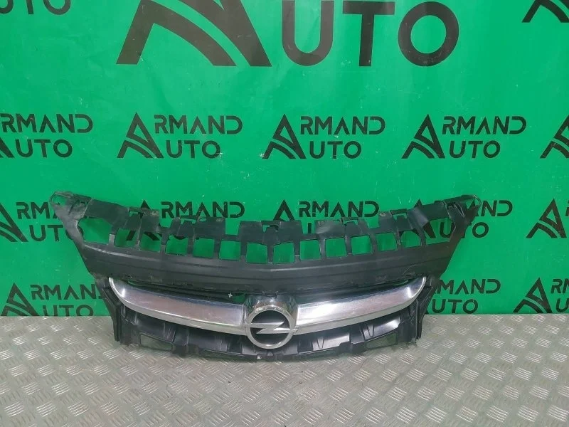 Решетка радиатора Opel Astra 2012-2017 13387218 J