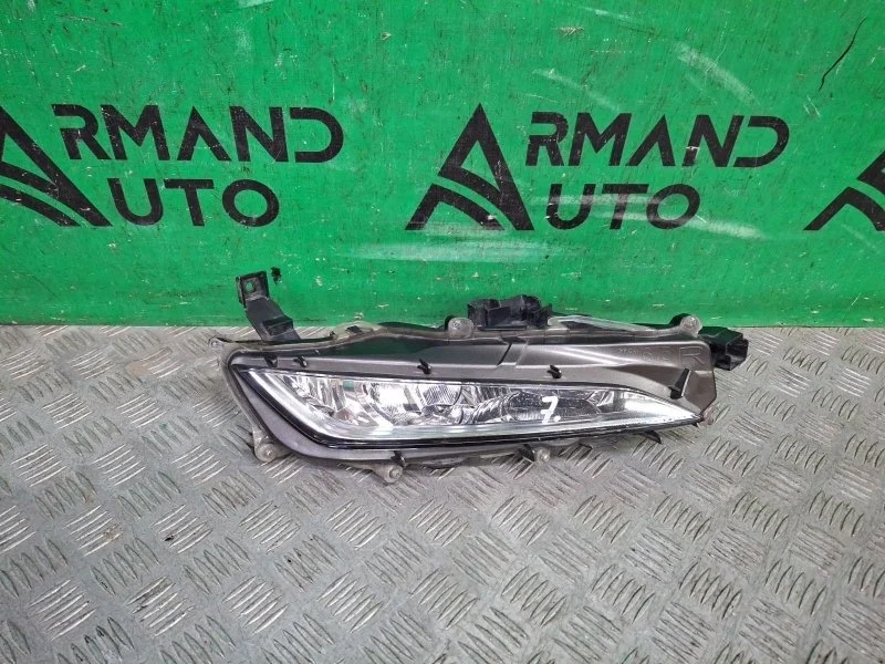 ПТФ Lexus RX 2019-2022 8121048060 4 AL20, правый