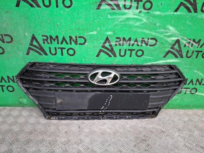 Решетка радиатора Hyundai Solaris 2017-2020 86350H5000 2