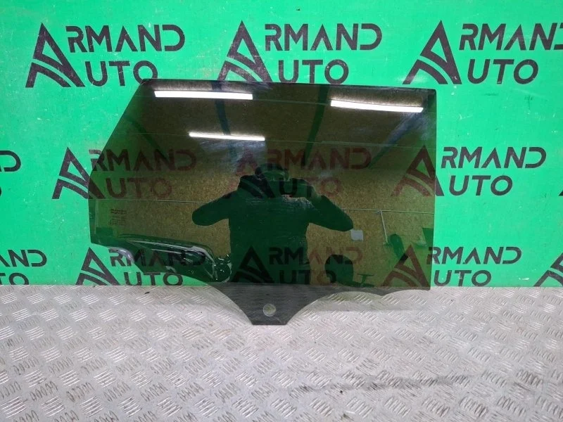 Стекло двери Land Rover Range Rover Evoque 2011-2018 LR026714 1 L538, заднее правое