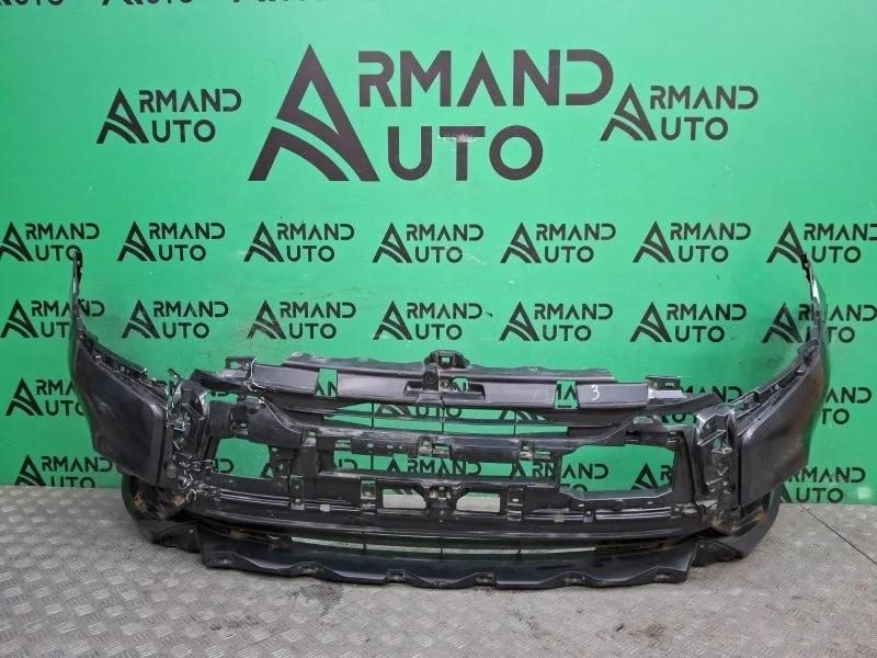 Бампер Mitsubishi Outlander 2018-2023 6400J474 3, передний