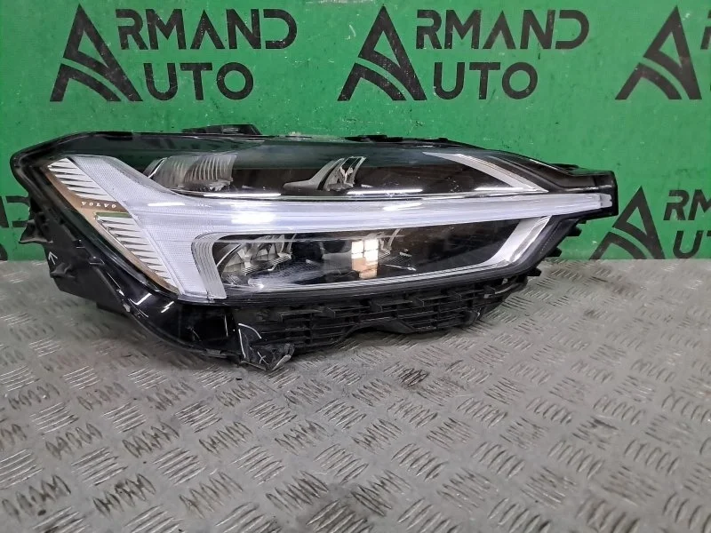 Фара Volvo XC60 2017-нв 31656555 2, правая