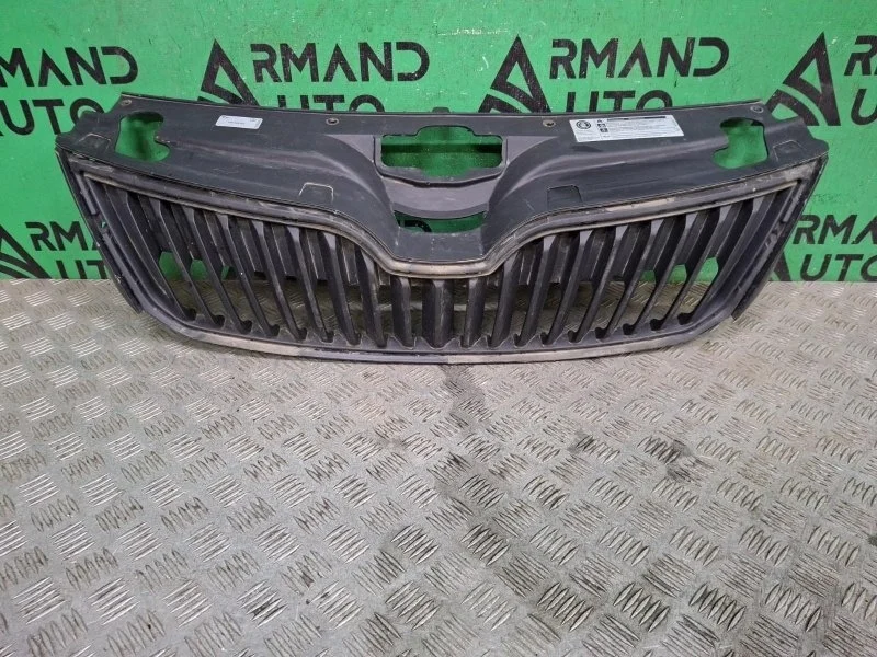 Решетка радиатора Skoda Rapid 2014-2020 5JA8536689B9 1