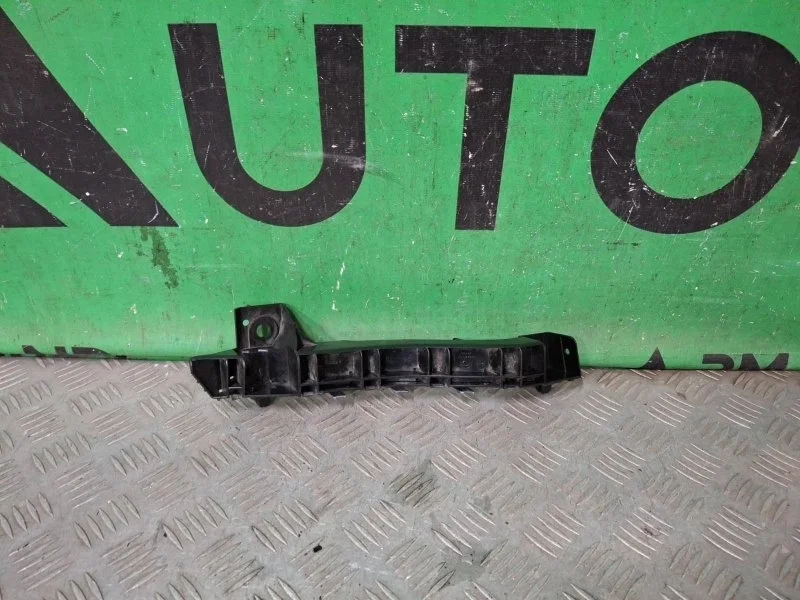 Кронштейн бампера Subaru Forester 2007-2013 57707SC040 3, передний правый