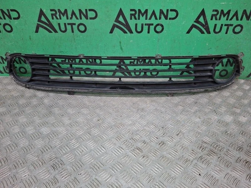 Решетка бампера Kia Optima 2015-2018 86560D4000 4 JF, передняя