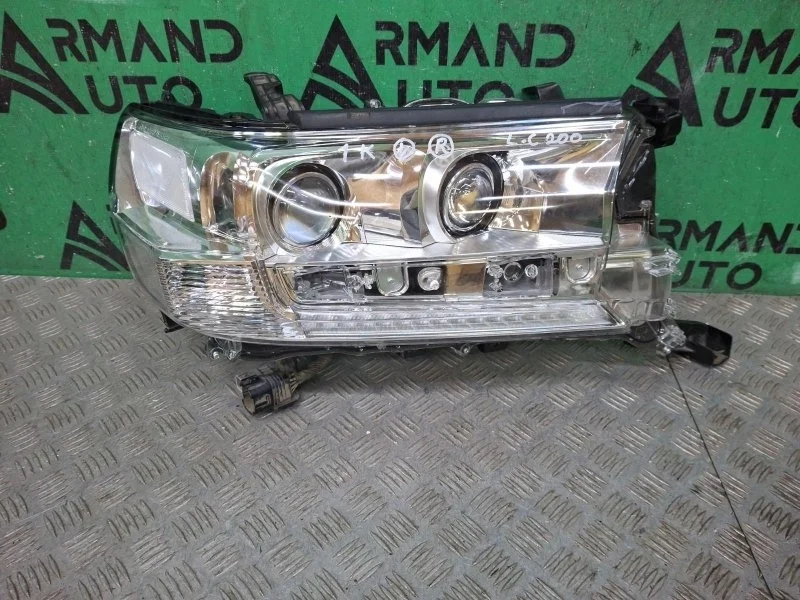 Фара Toyota Land Cruiser 2015-2021 8110560K12 200, правая