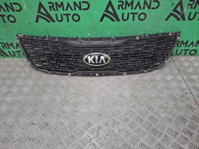 Решетка радиатора Kia Sorento 2012-2019 863502P500 2 XM