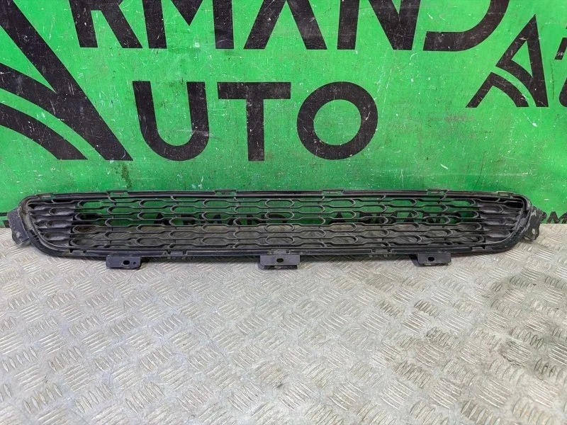 Решетка бампера KIA Sorento 2012-2019 865622P500 2 XM, передняя