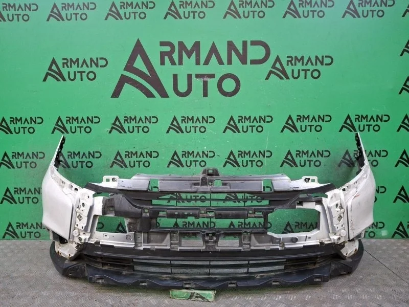 Бампер Mitsubishi Outlander 2018-2023 6400J474 3, передний