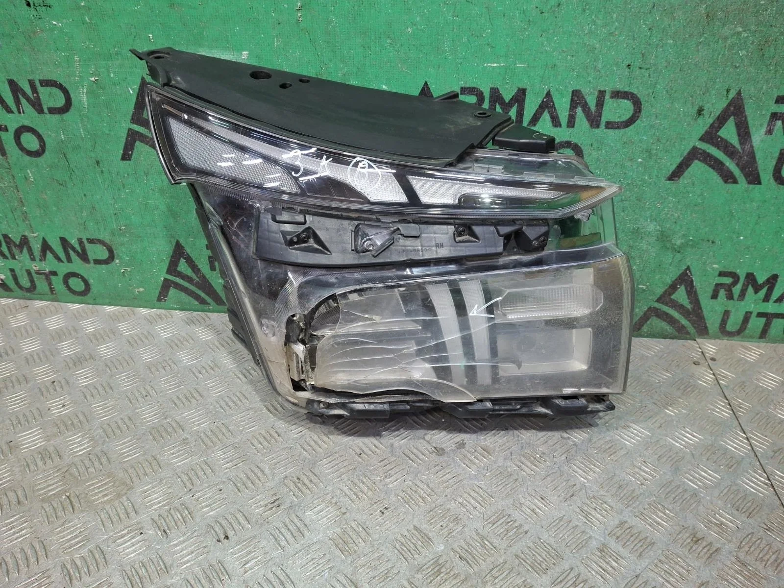 Фара Hyundai Santa Fe 2020-2024 92102S1500 4 TM, правая