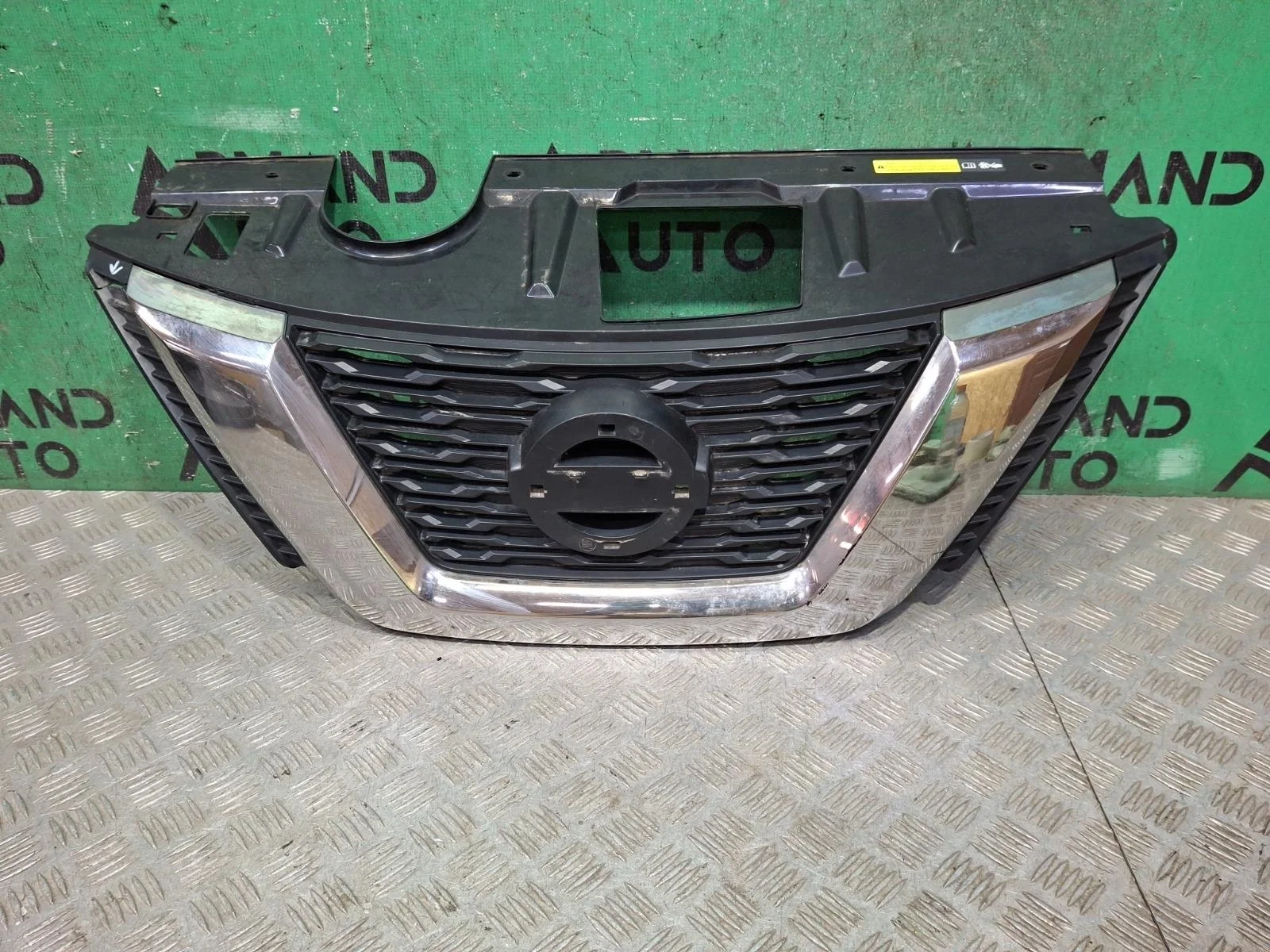 Решетка радиатора Nissan X-Trail 2017-2022 62310HZ30B 3 T32