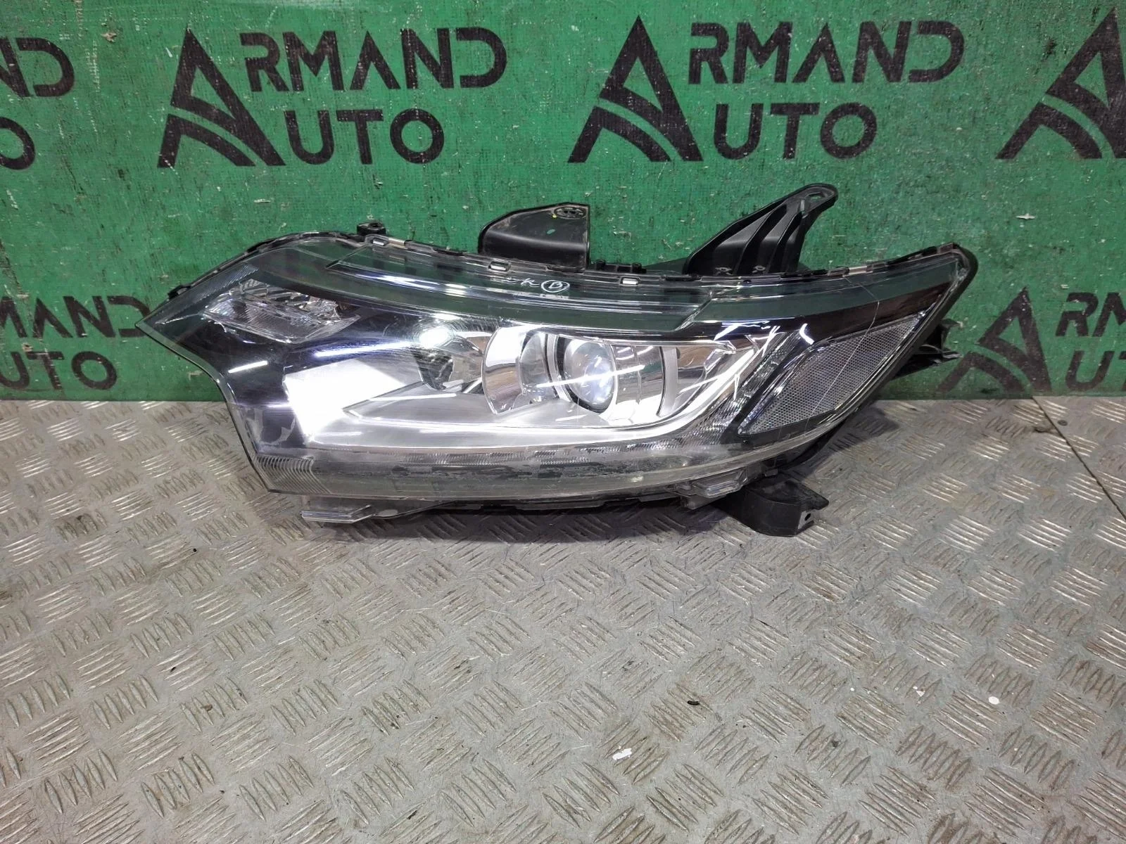 Фара Mitsubishi Outlander 2015-2023 8301C853 3, левая