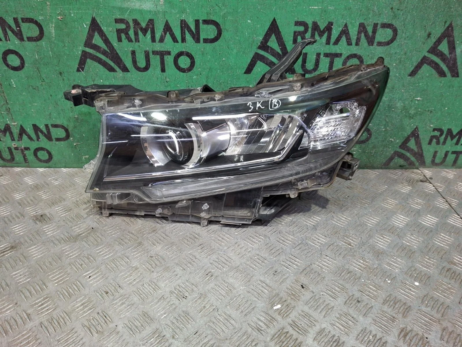 Фара Toyota Land Cruiser Prado 2017-2024 8118560N20 150, левая