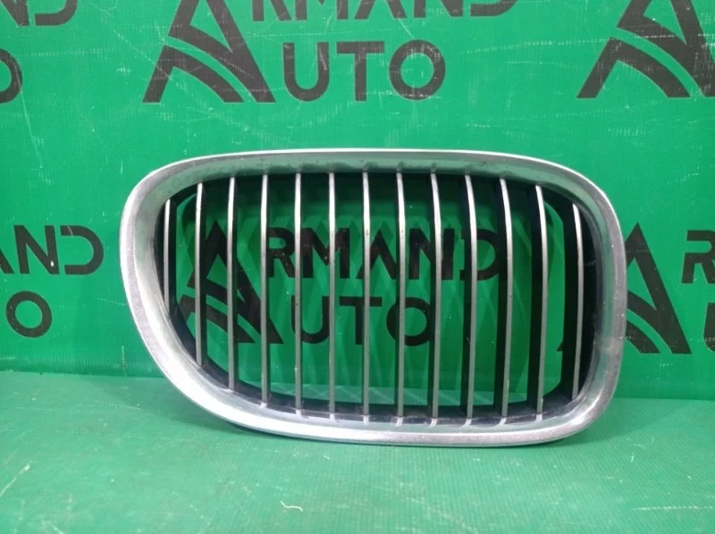 Решетка радиатора BMW 7 series 2008-2012 51117184152 F01 F02 F04, правая