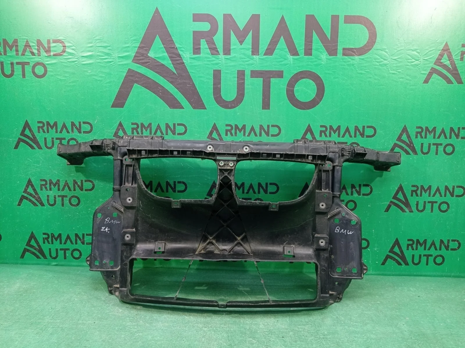 Воздуховод радиатора BMW 1 series 2004-2011 51647193192 E81 E82 E87