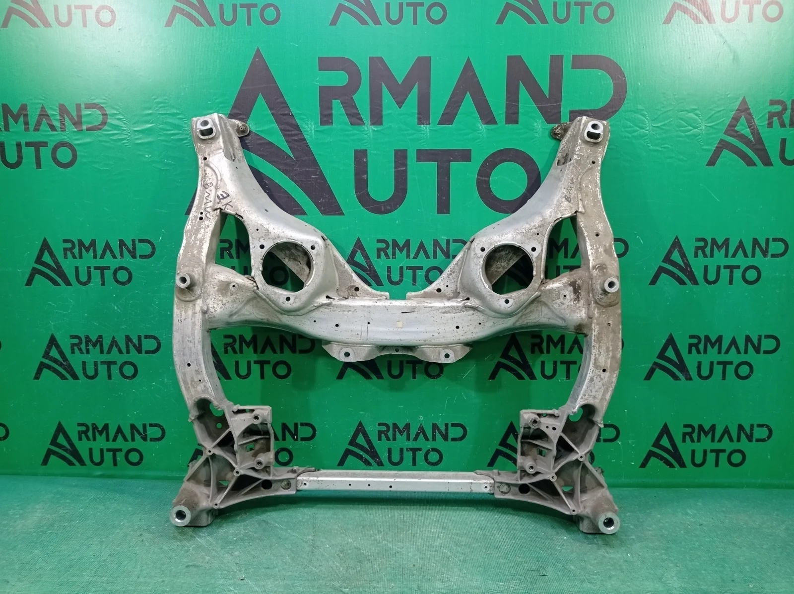 Подрамник BMW 5 series 2009-2017 31116796692 F10 F11, передний