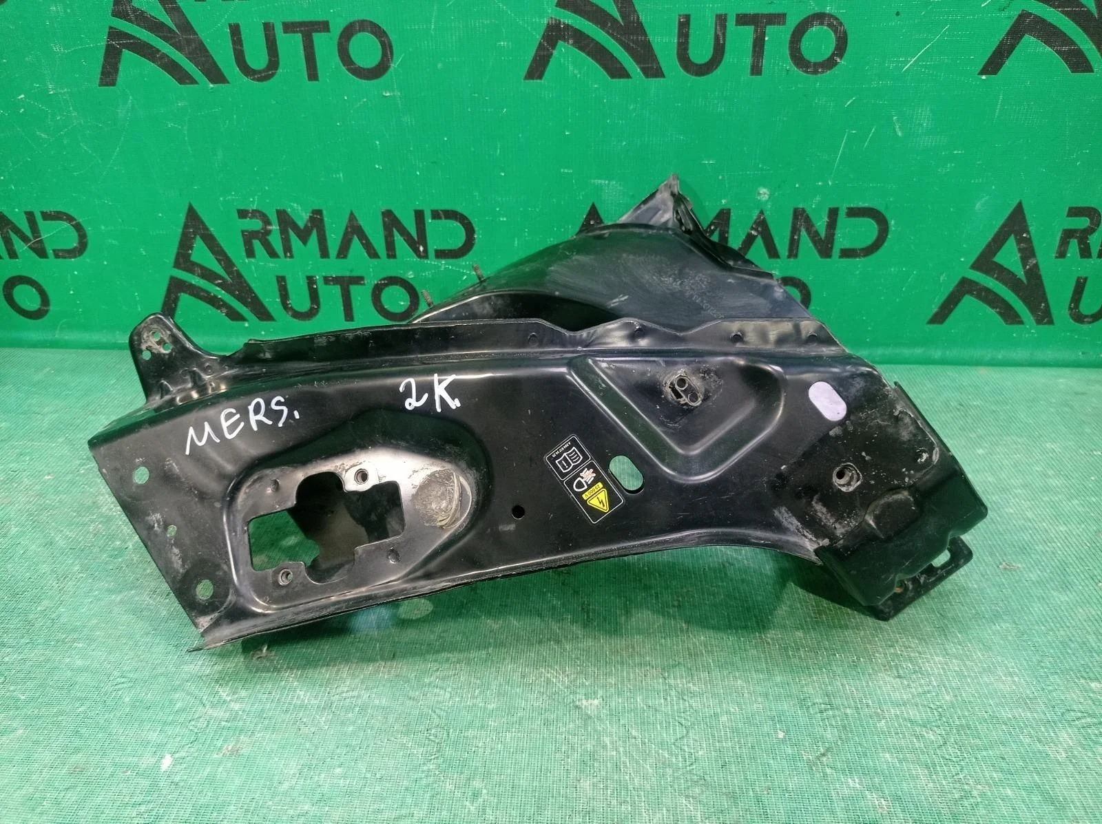 Кронштейн фары MERCEDES GL-Class 2006-2012 A1646200491 X164, правый