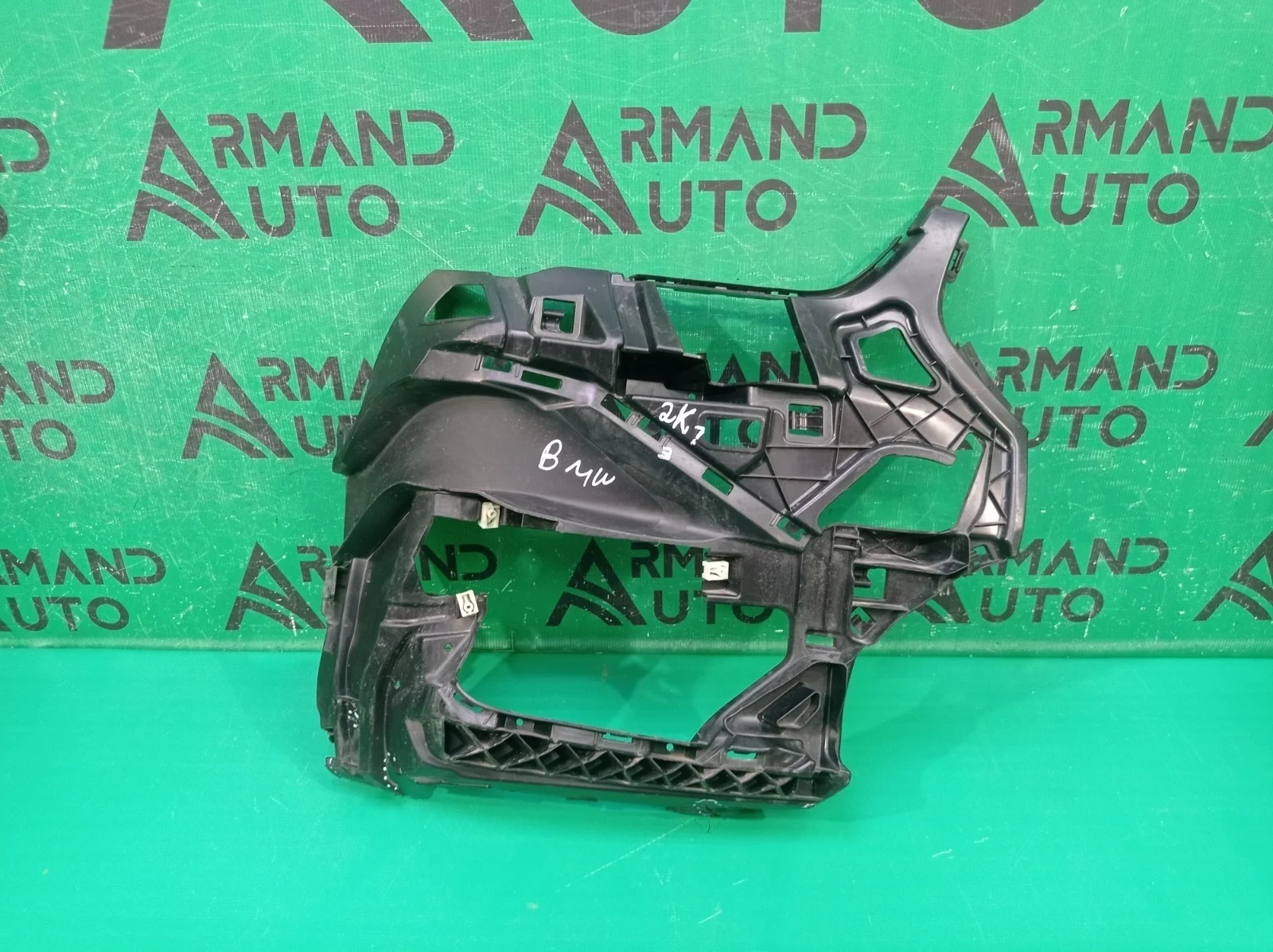 Кронштейн бампера BMW X1 2019-2022 51117954216 F48, передний правый