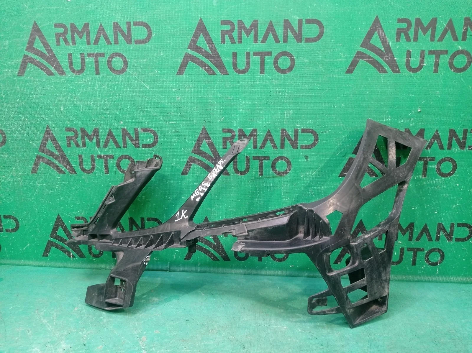 Кронштейн бампера Mercedes E-Class 2009-2013 A2128852865 W212, передний левый