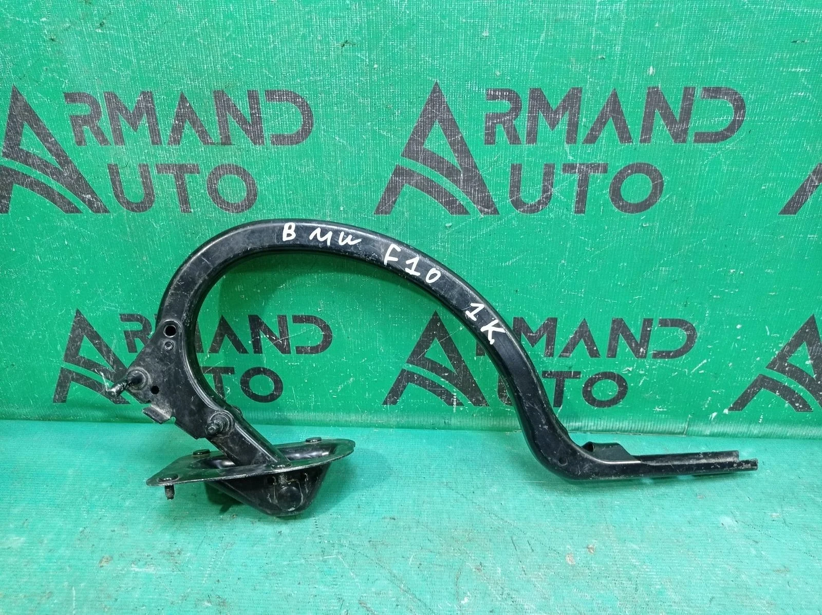 Петля крышки багажника BMW 5 series 2009-2017 41627204238 F10, правая