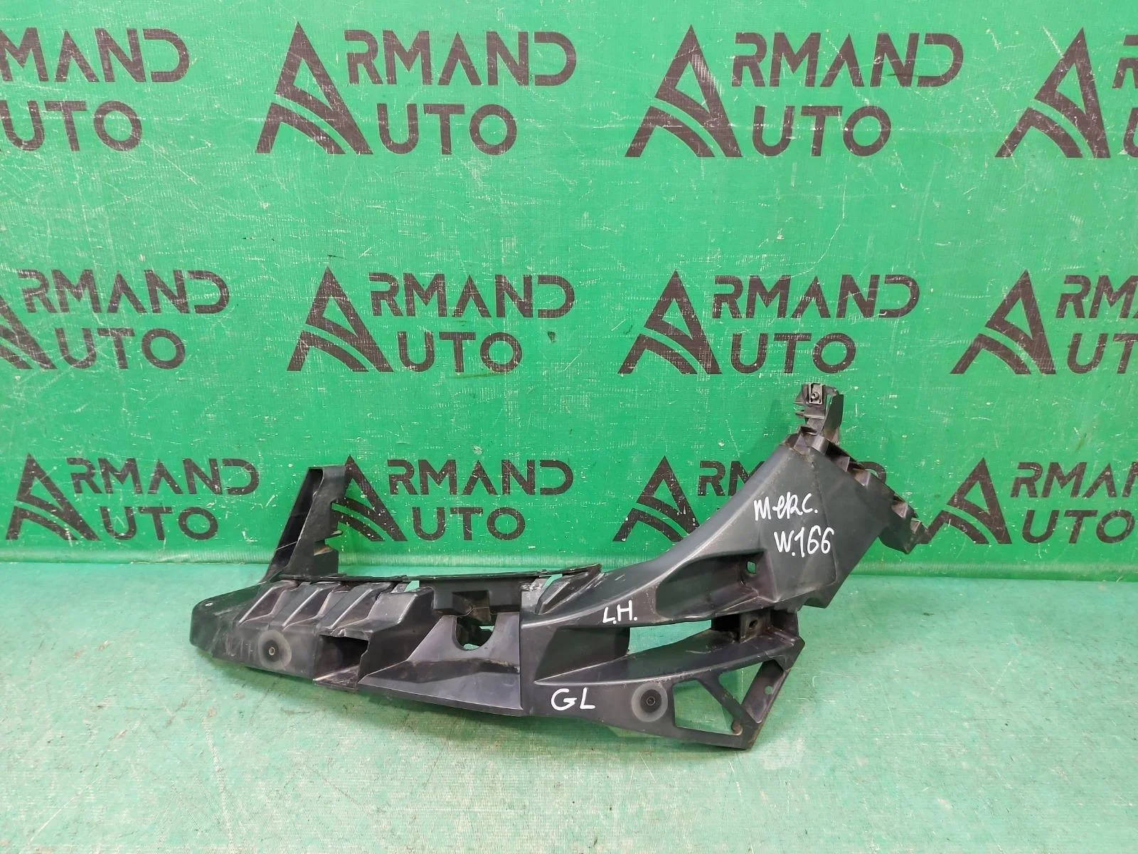 Кронштейн бампера Mercedes M ML GLE-Class 2011-2015 A1666200091 W166, передний левый