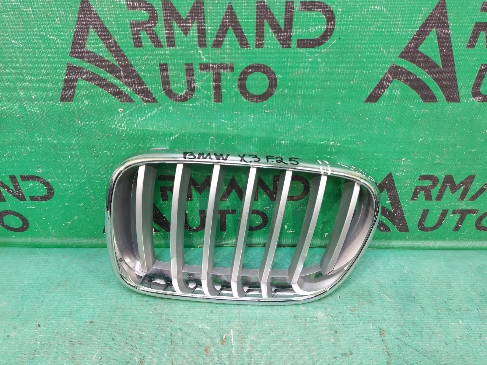 Решетка радиатора BMW X3 2010-2014 51117237421 F25, левая