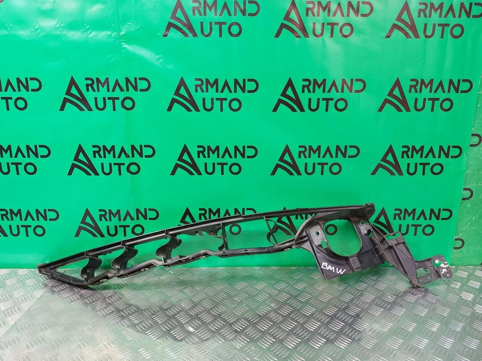 Кронштейн крыла BMW X5 2006-2013 51657157990 E70, передний правый