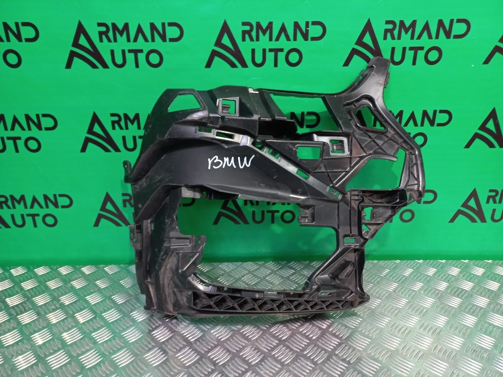 Кронштейн бампера BMW X1 2019-2022 51117954216 F48, передний правый