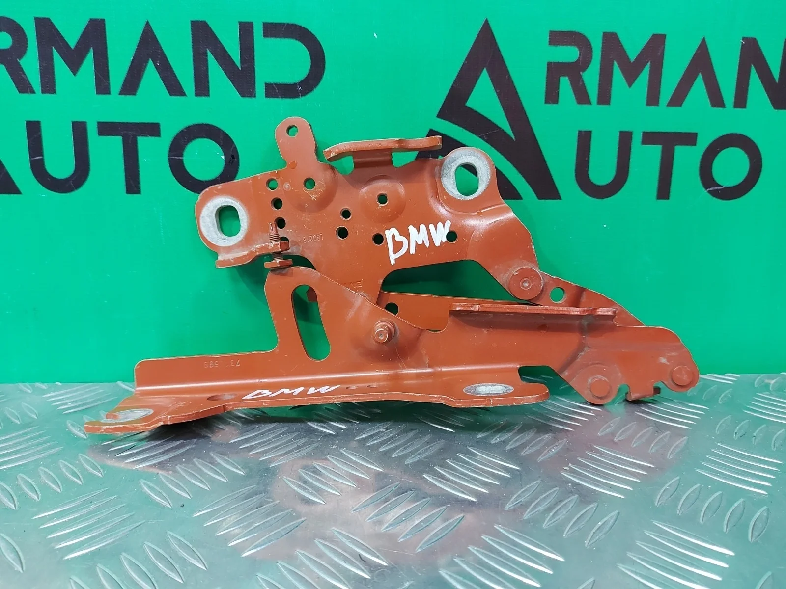 Петля капота BMW 1 series 2011-2019 41617286343 F20 F21, левая
