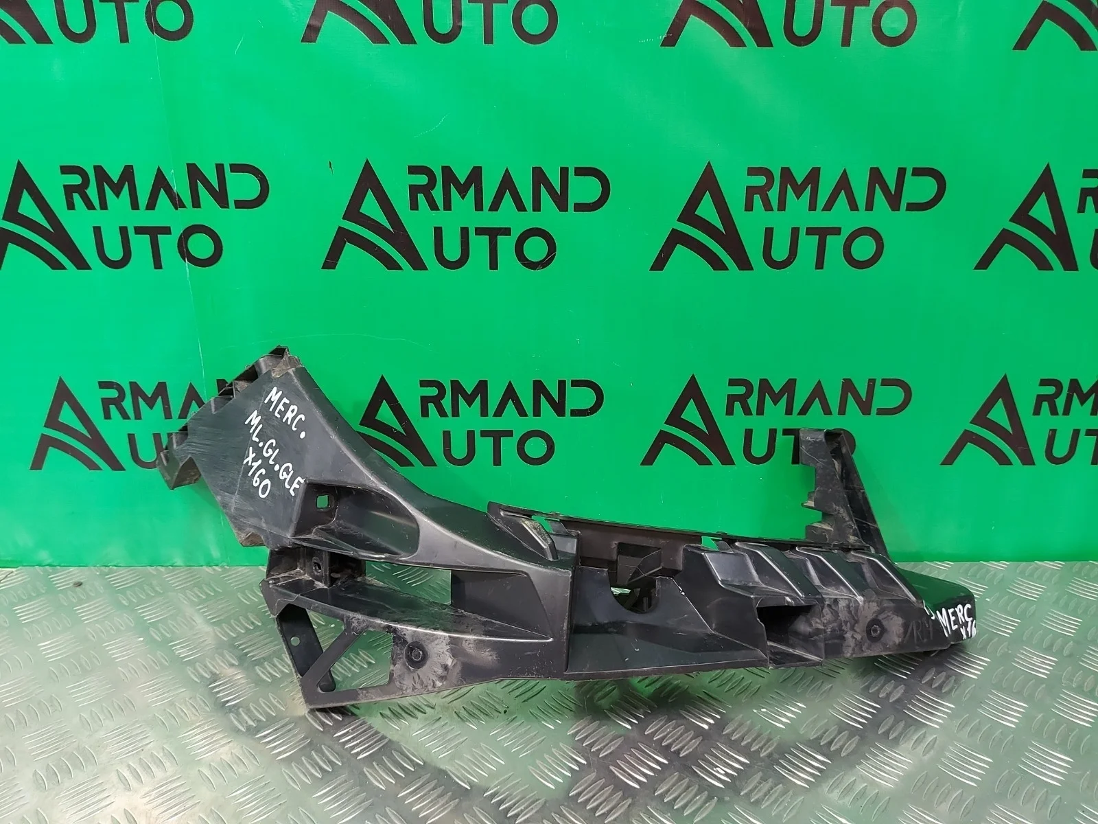 Кронштейн фары Mercedes M ML GLE-Class 2011-2015 A1666200291 W166, правый