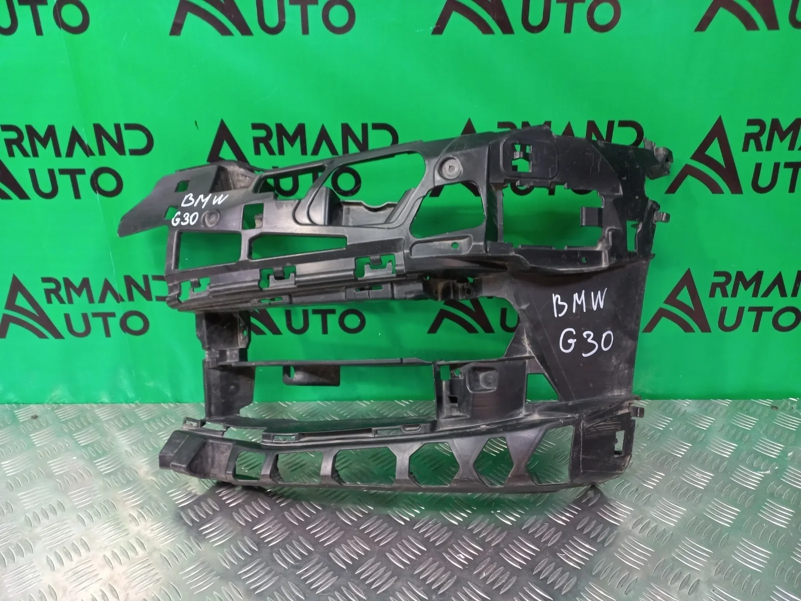 Кронштейн бампера BMW 5 series 2016-2020 51117385345 G30 G31, передний левый