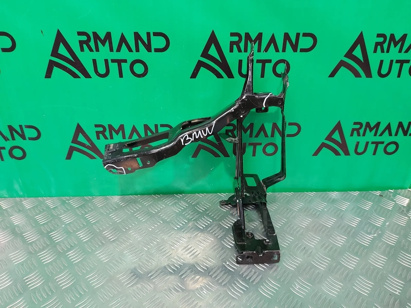 Кронштейн фары BMW X3 2017-2024 51647400114 G01, правый