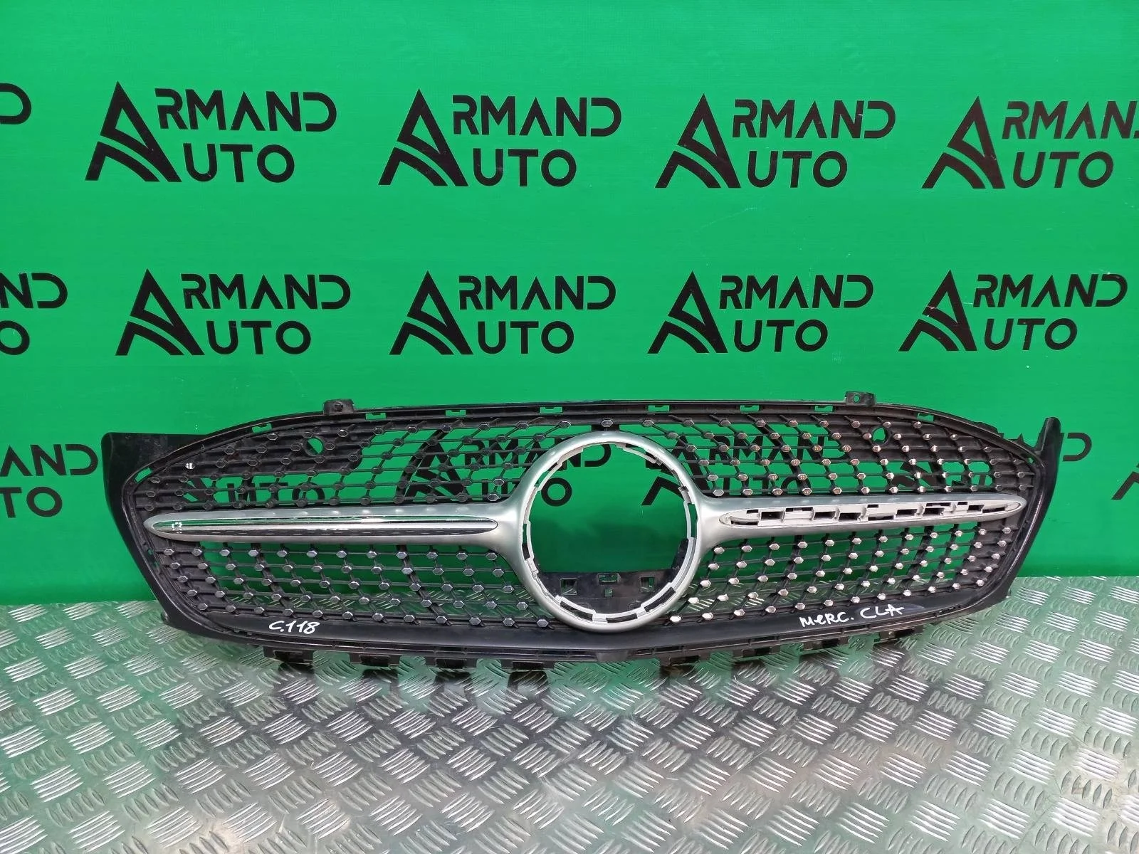 Решетка радиатора Mercedes CLA-Class 2019-2025 A1188800802 C118