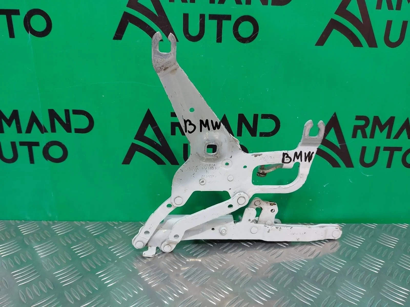 Петля капота BMW X5 2013-2018 41007381781 F15, левая