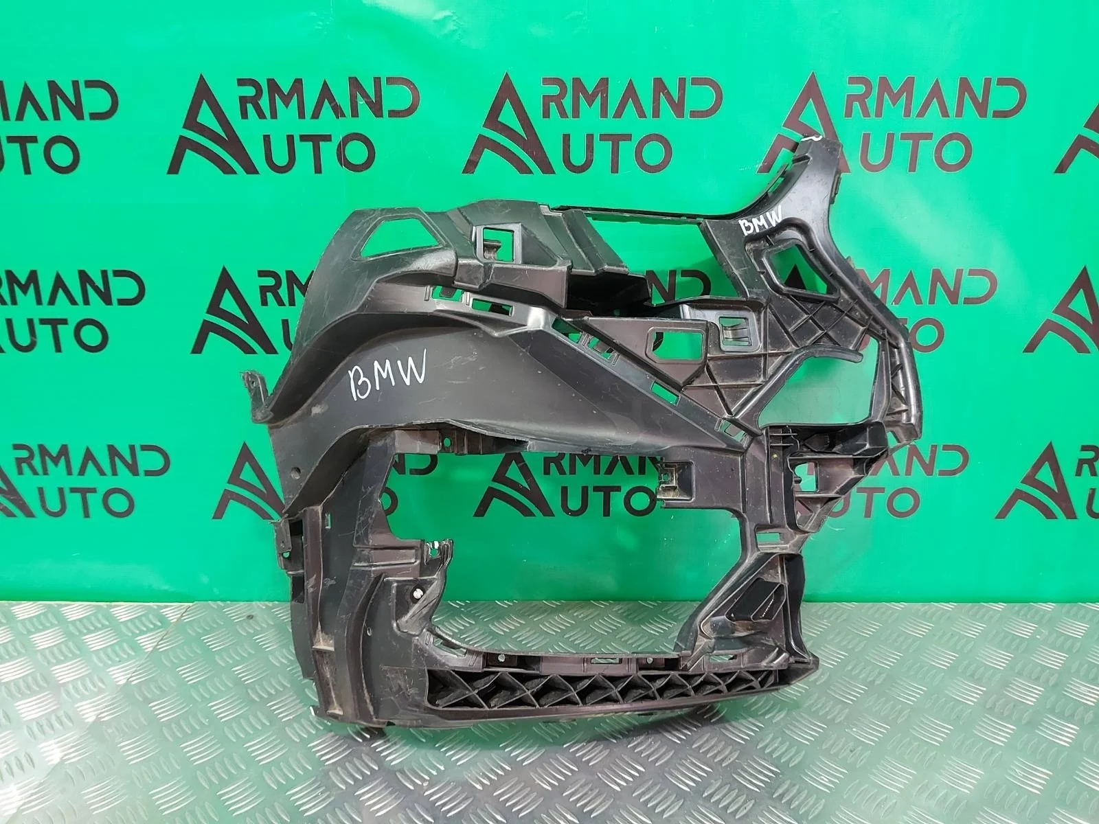 Кронштейн бампера BMW X1 2019-2022 51117954216 F48, передний правый