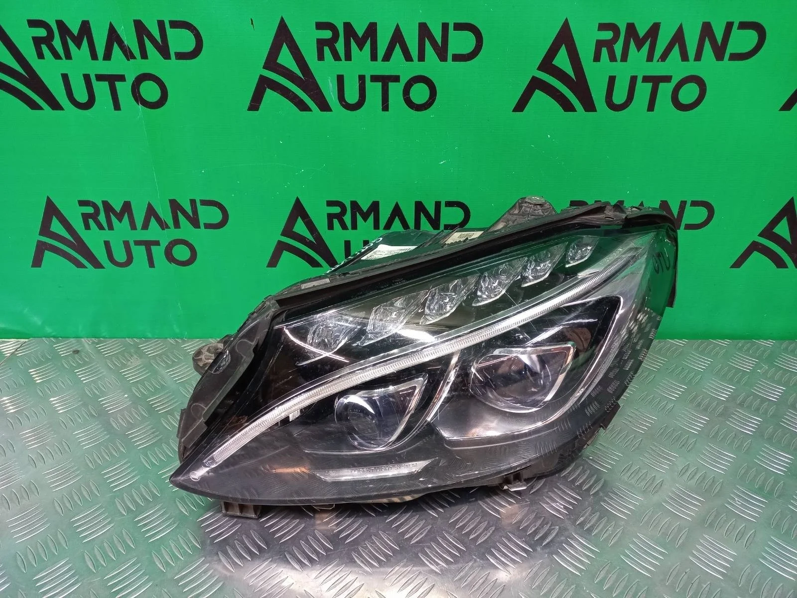 Фара Mercedes C-Class 2014-2018 A2059067902 W205, левая