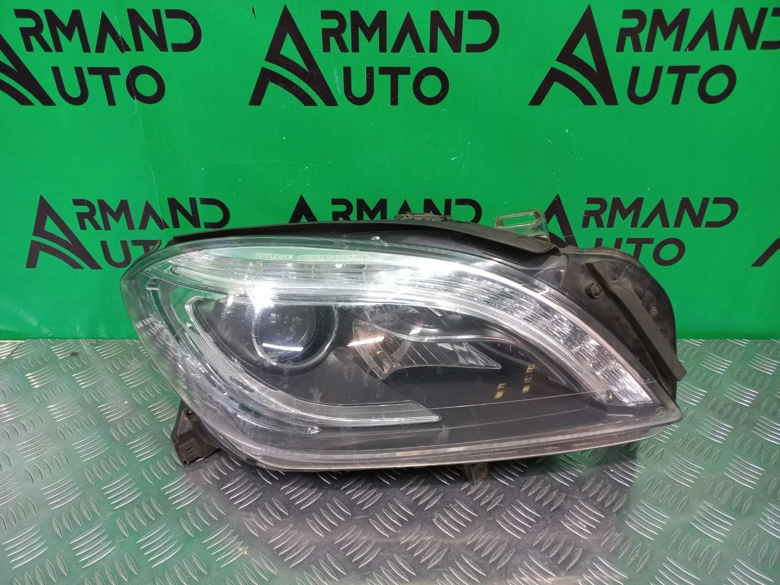 Фара Mercedes M ML GLE-Class 2011-2015 A1668205559 W166, правая