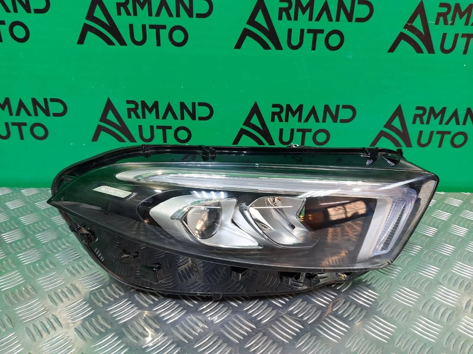 Фара Mercedes A-Class 2018-нв A1779060201 W177, правая