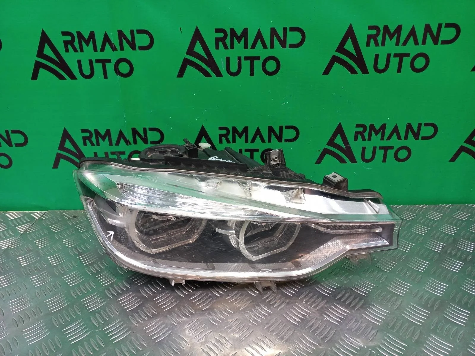 Фара BMW 3 series 2015-2020 63117419634 F30 F31, правая