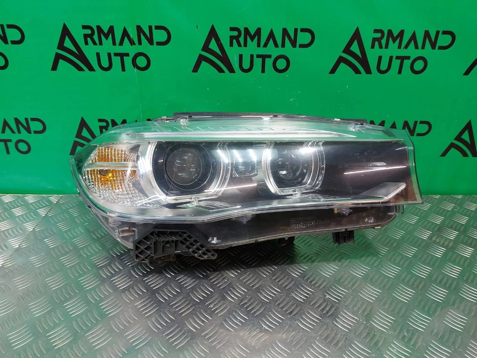 Фара BMW X5 2013-2018 63117317102 F15, правая