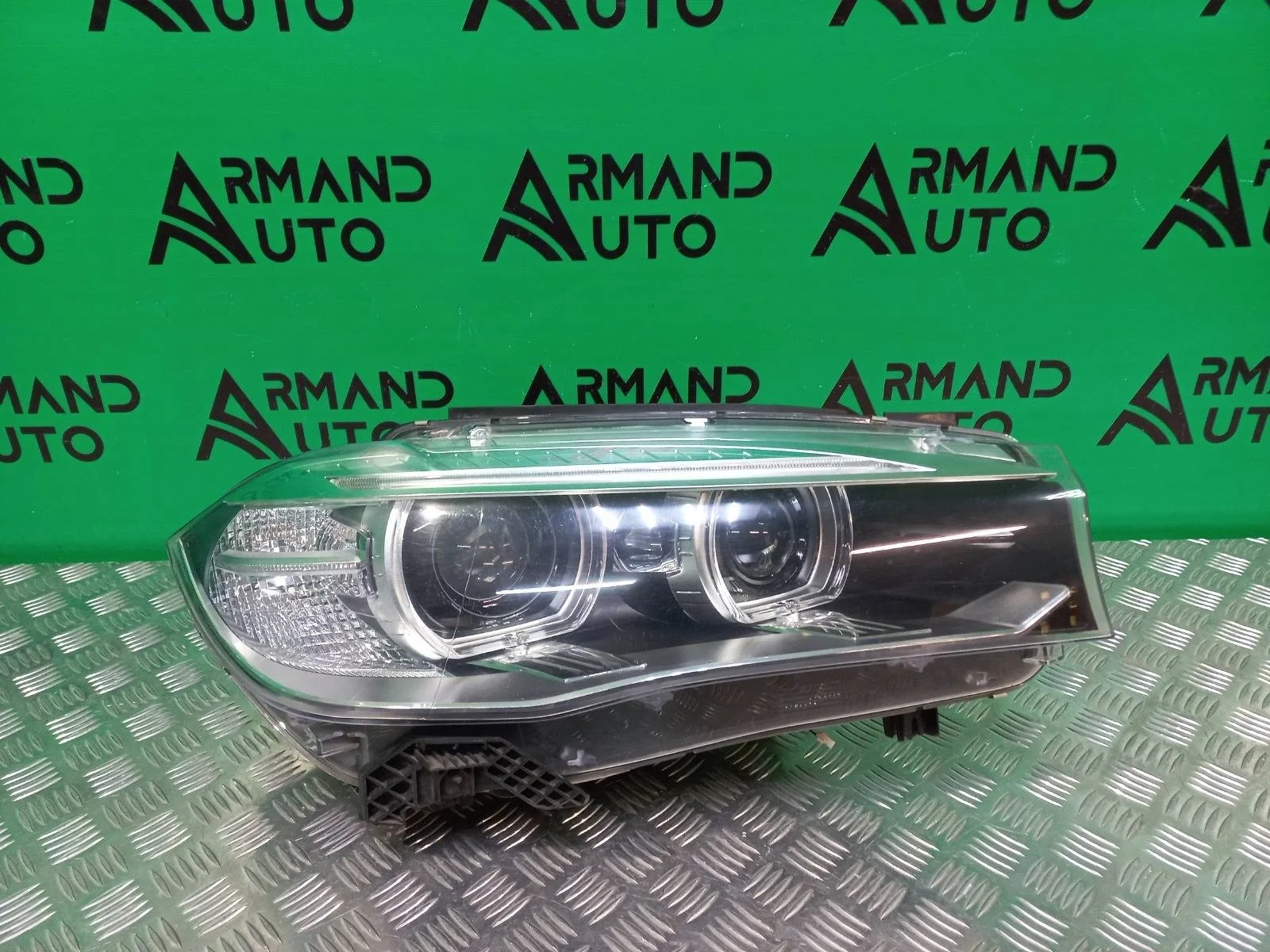 Фара BMW X5 2013-2018 63117317102 F15, правая