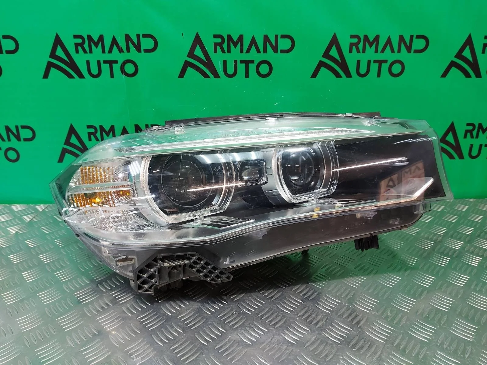 Фара BMW X5 2013-2018 63117317102 F15, правая