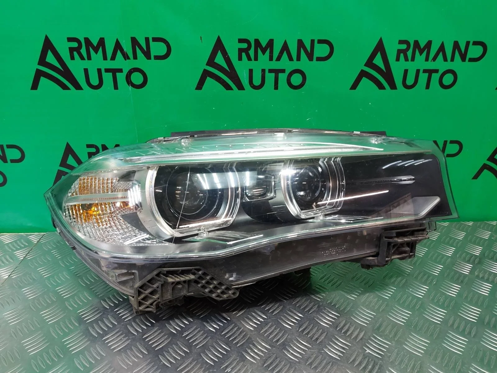 Фара BMW X5 2013-2018 63117317102 F15, правая