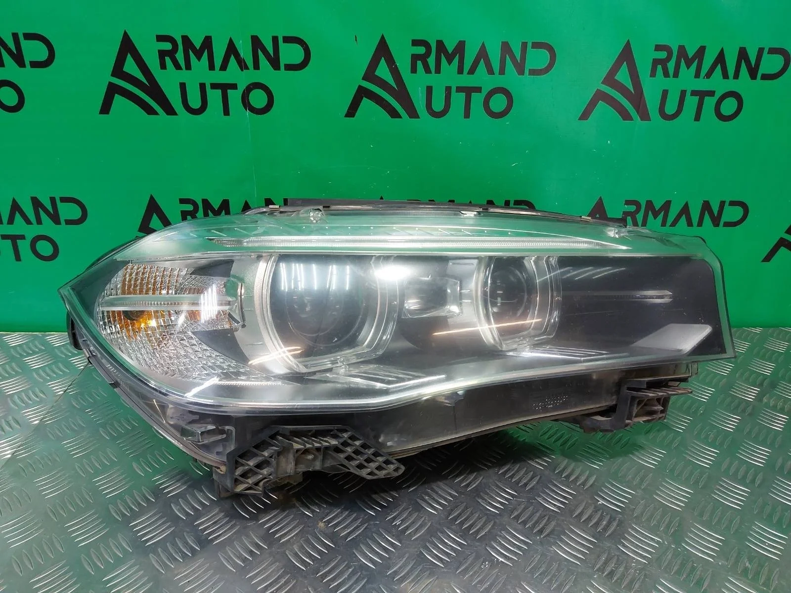 Фара BMW X5 2013-2018 63117317102 F15, правая