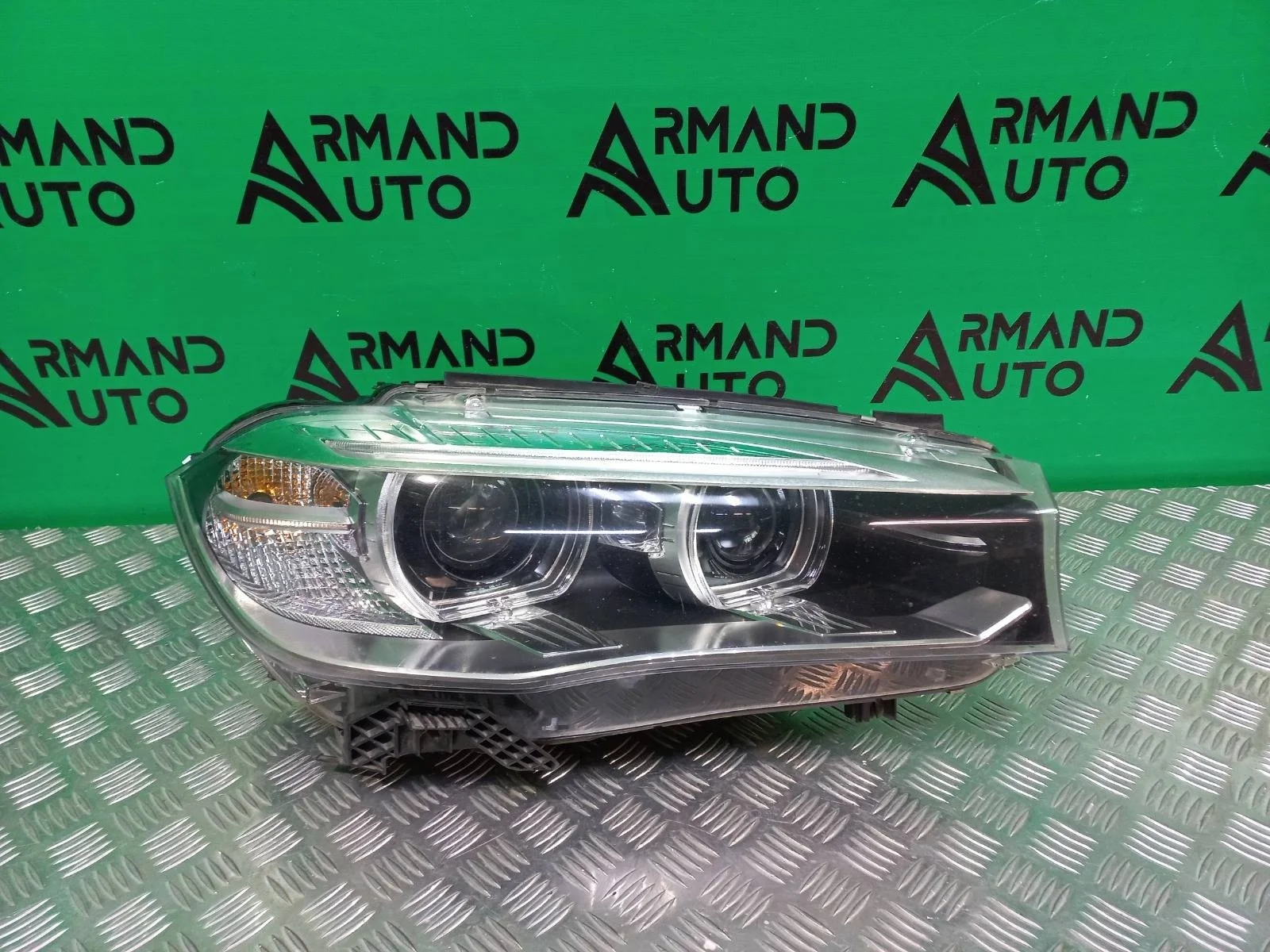 Фара BMW X5 2013-2018 63117317102 F15, правая