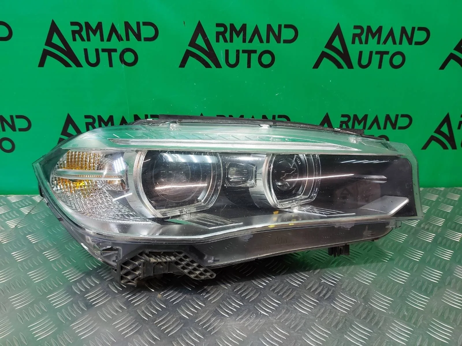 Фара BMW X5 2013-2018 63117317102 F15, правая