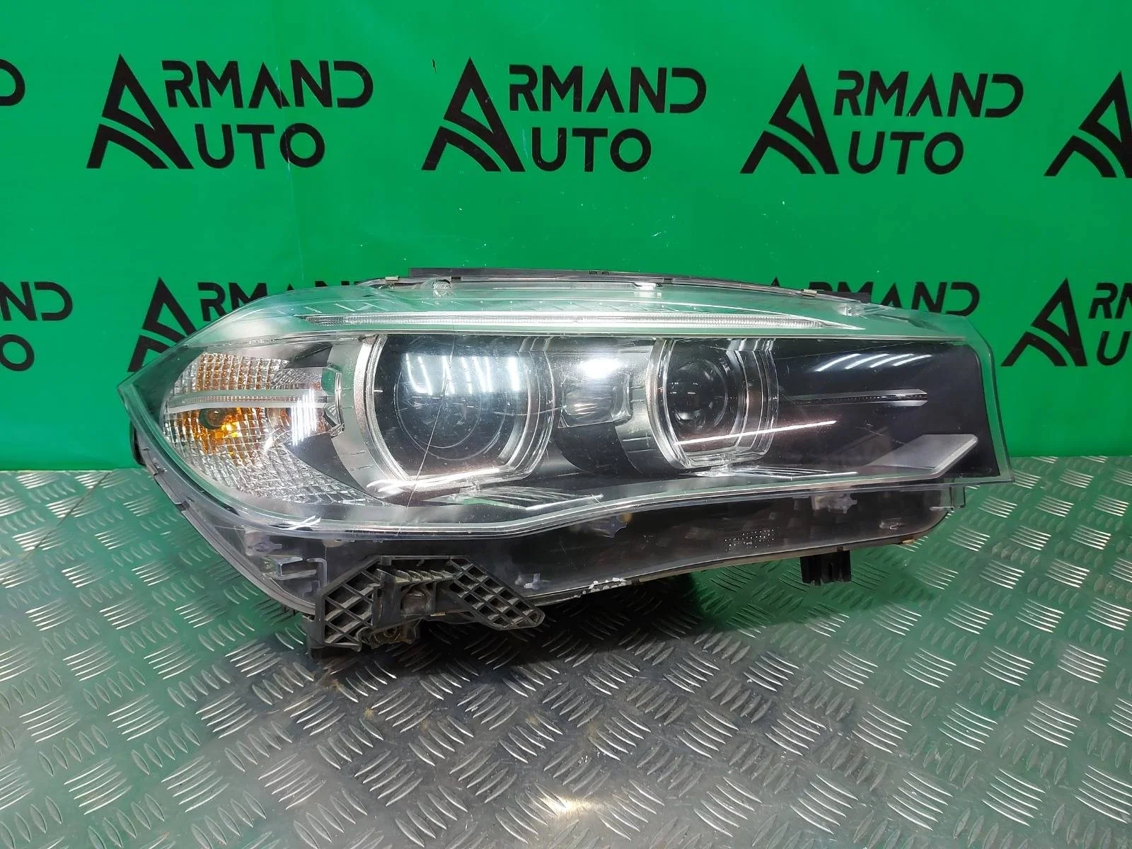 Фара BMW X5 2013-2018 63117317102 F15, правая