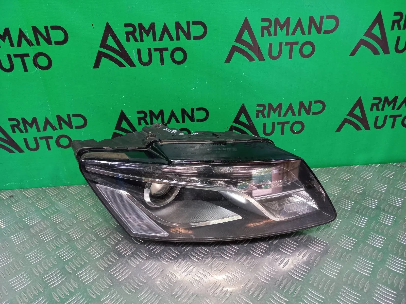 Фара Audi Q5 2008-2012 8R0941030AF 1 8R, правая
